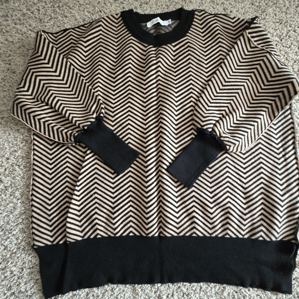Women's Anrabess Chevron Pattern Black and Tan Sweater